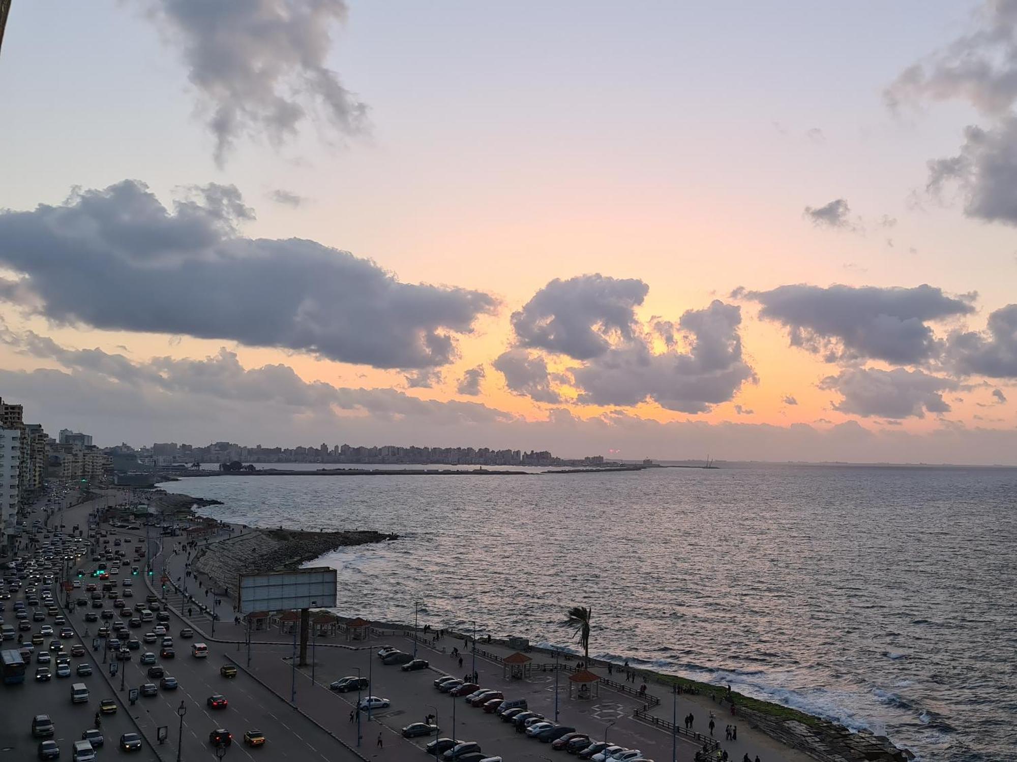Midpoint Sea View - Families Only Apartment Alexandria Room photo